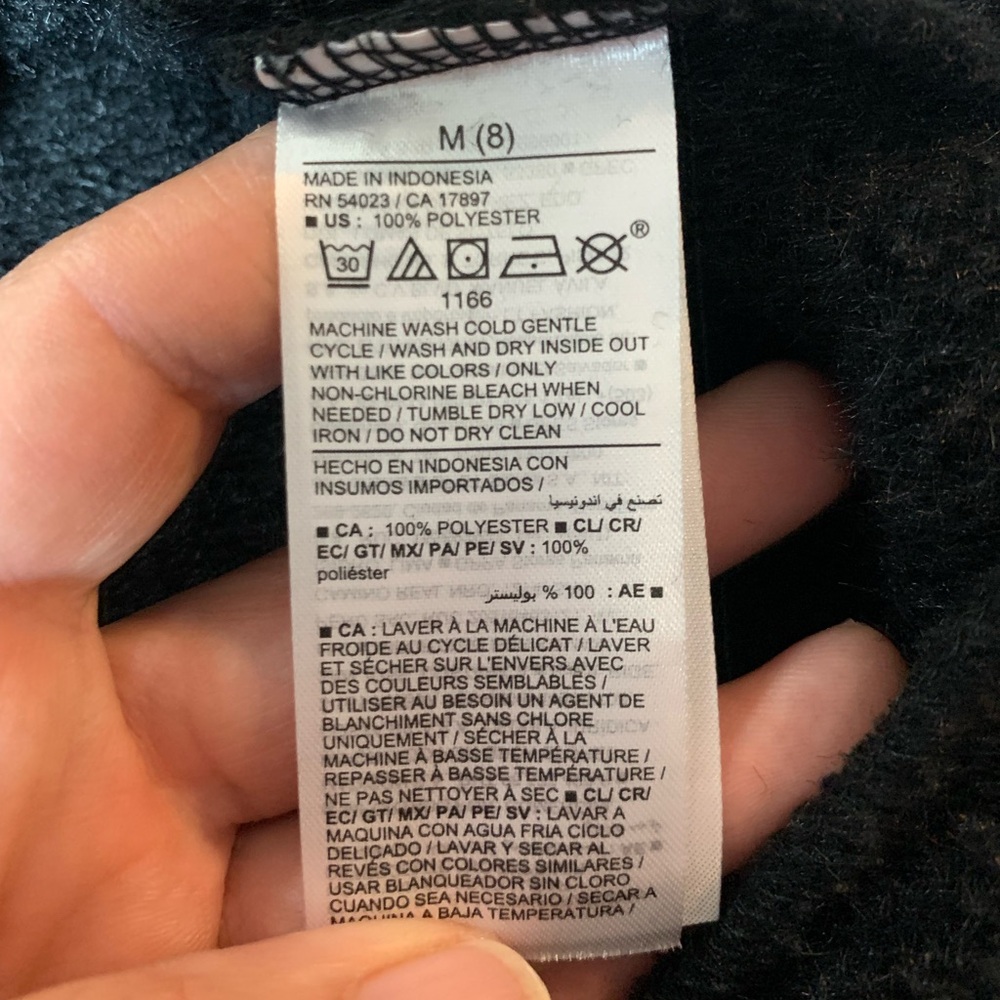 NWT Old Navy pullover black sweater. Kids. Size 8. - Picture 5 of 6